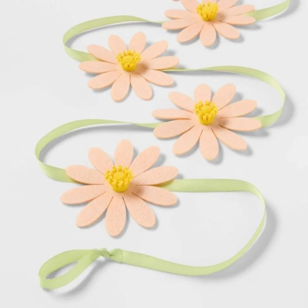 Easter Daisies Garland - Spritz